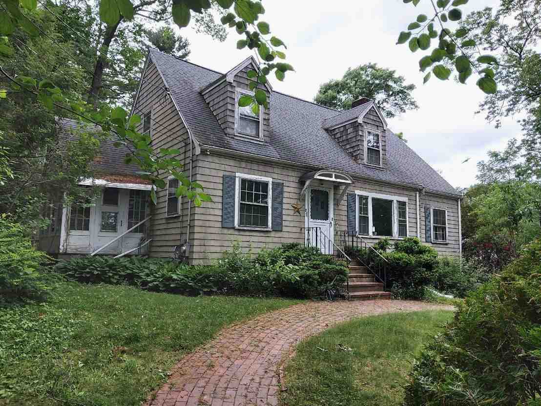 Westwood Massachusetts - 930 1 3